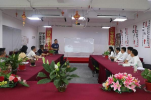 心存感恩，一路同行——新竹高于舊竹枝，全憑老干為扶持